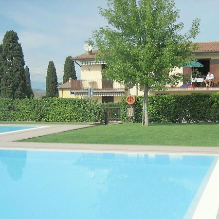 Enticing Holiday Home In Lazise With Swimming Pool ภายนอก รูปภาพ