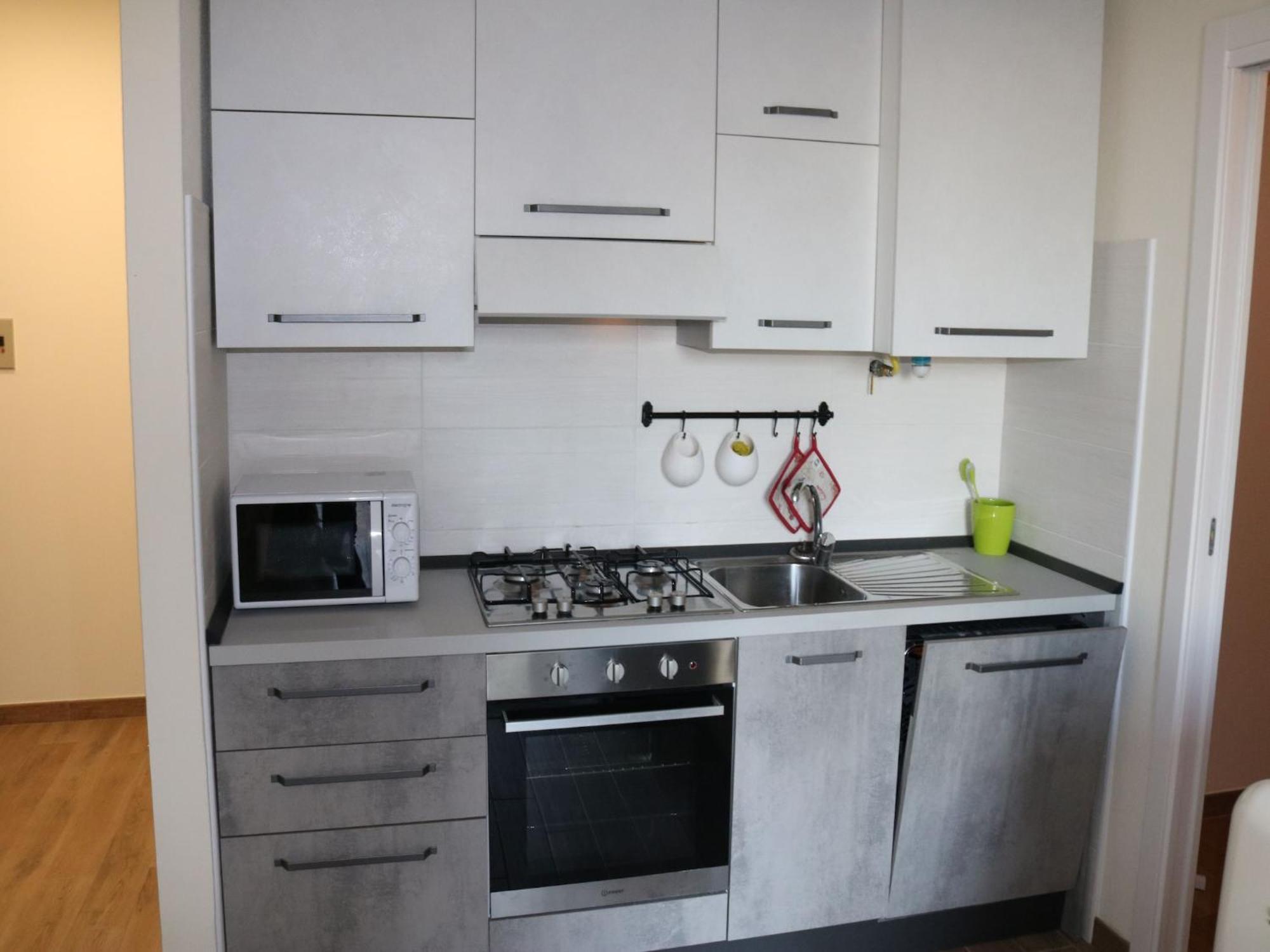 Enticing Holiday Home In Lazise With Swimming Pool ภายนอก รูปภาพ