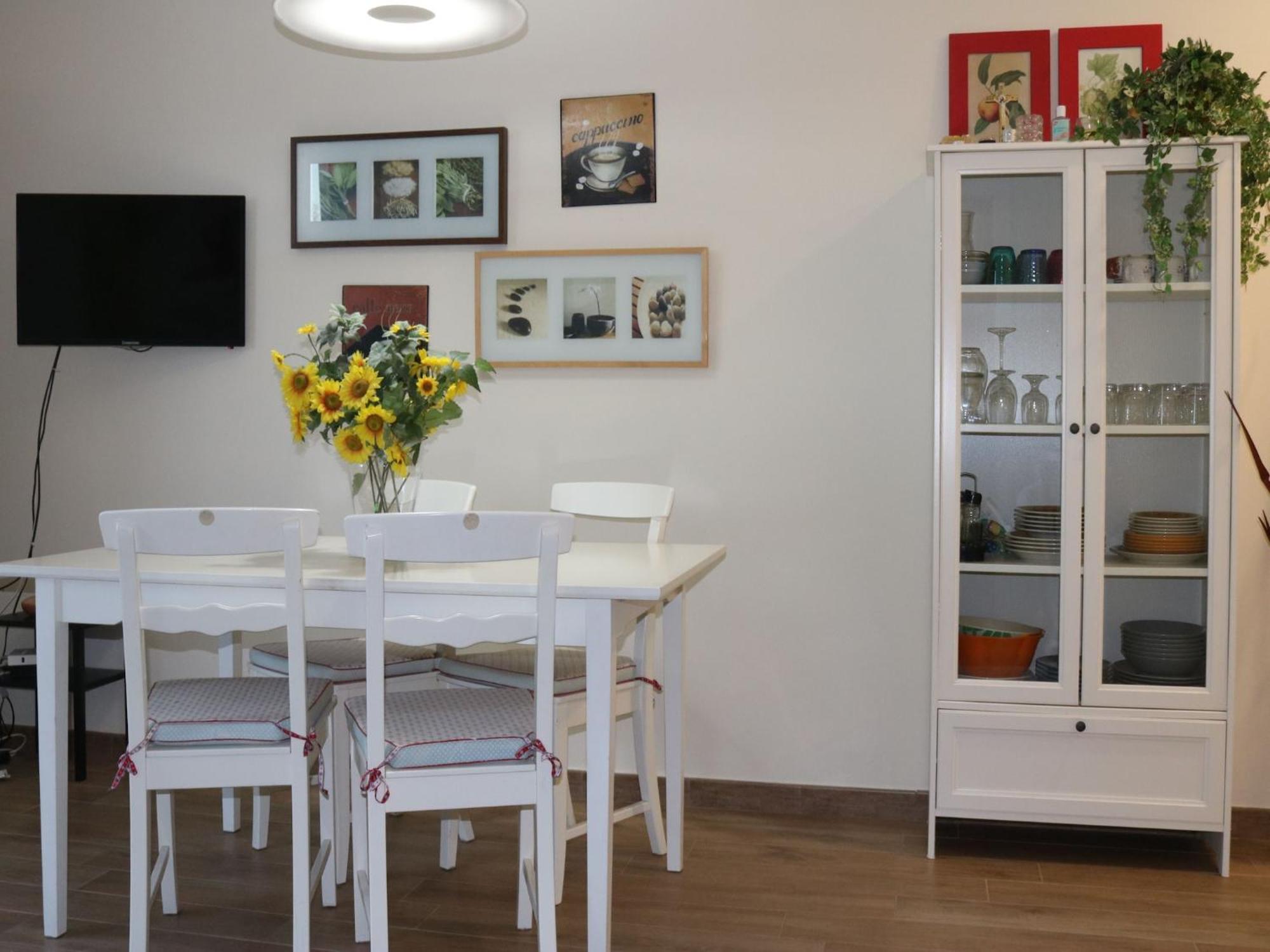 Enticing Holiday Home In Lazise With Swimming Pool ภายนอก รูปภาพ