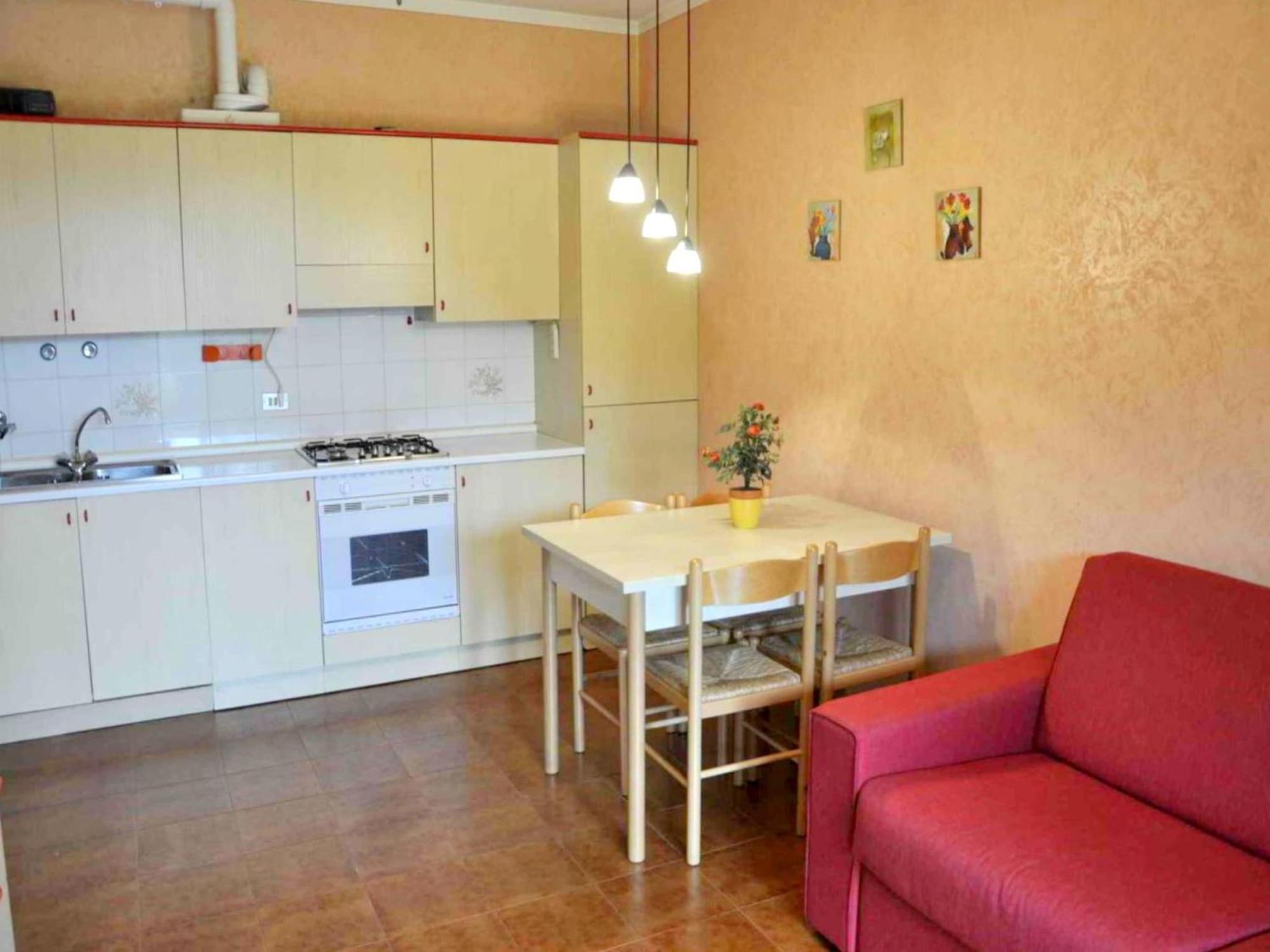 Enticing Holiday Home In Lazise With Swimming Pool ภายนอก รูปภาพ