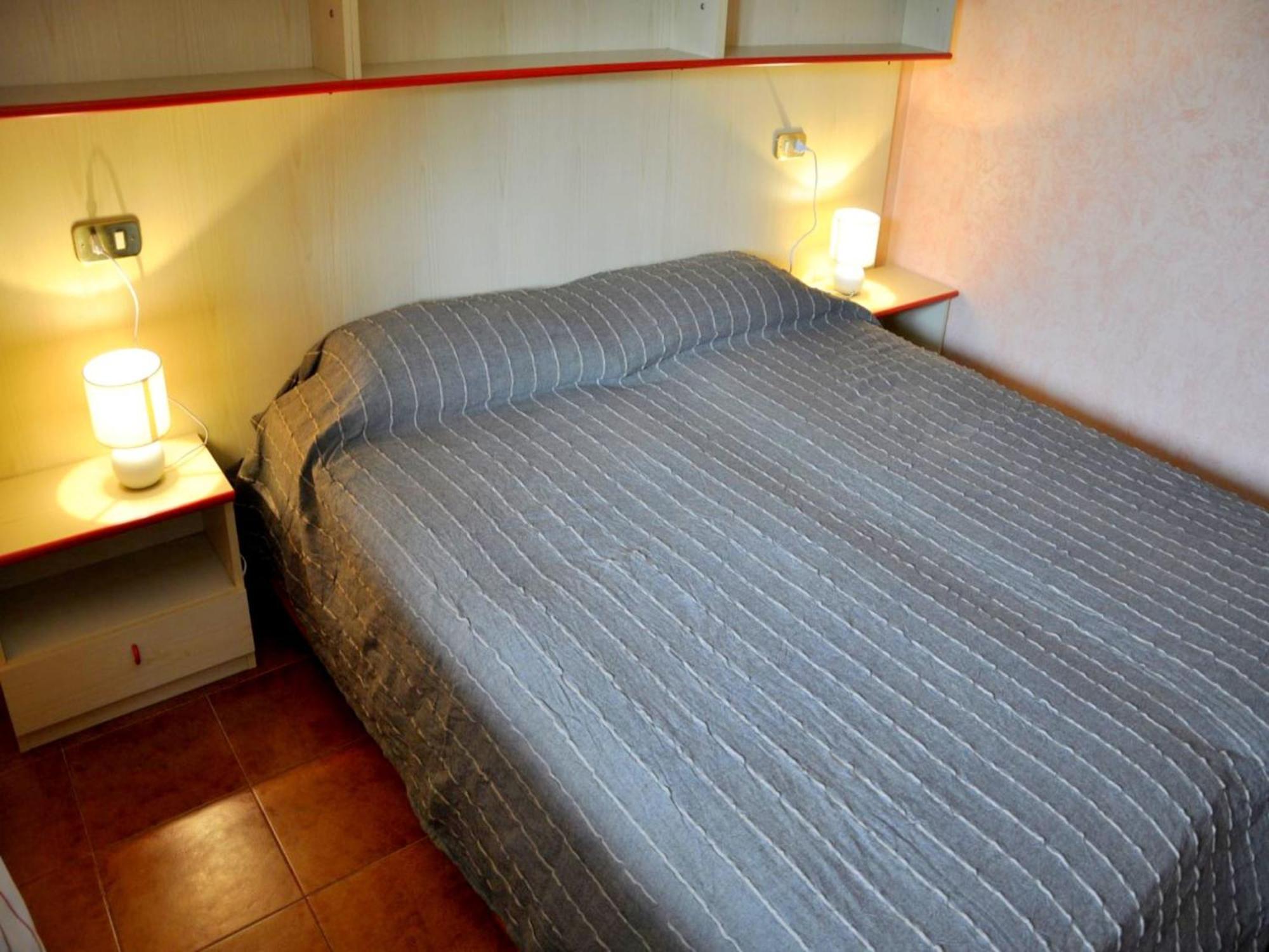 Enticing Holiday Home In Lazise With Swimming Pool ภายนอก รูปภาพ
