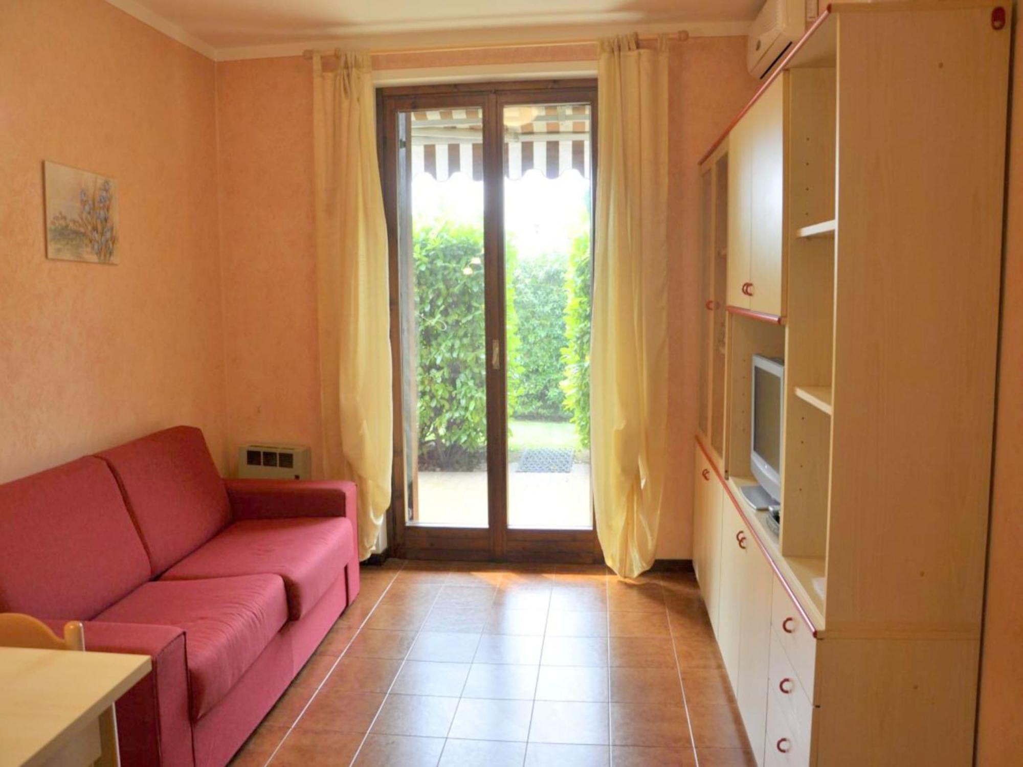 Enticing Holiday Home In Lazise With Swimming Pool ภายนอก รูปภาพ