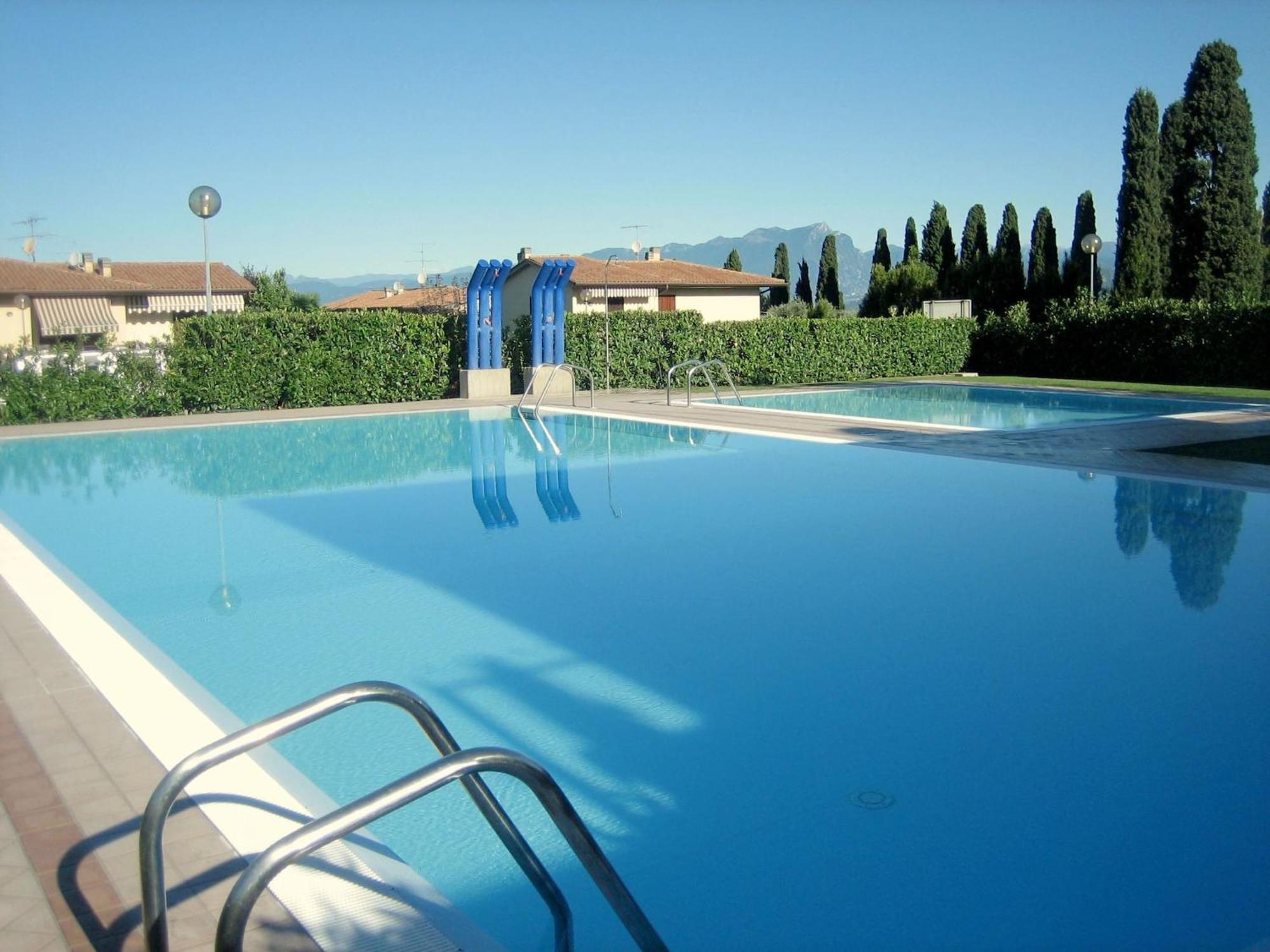 Enticing Holiday Home In Lazise With Swimming Pool ภายนอก รูปภาพ