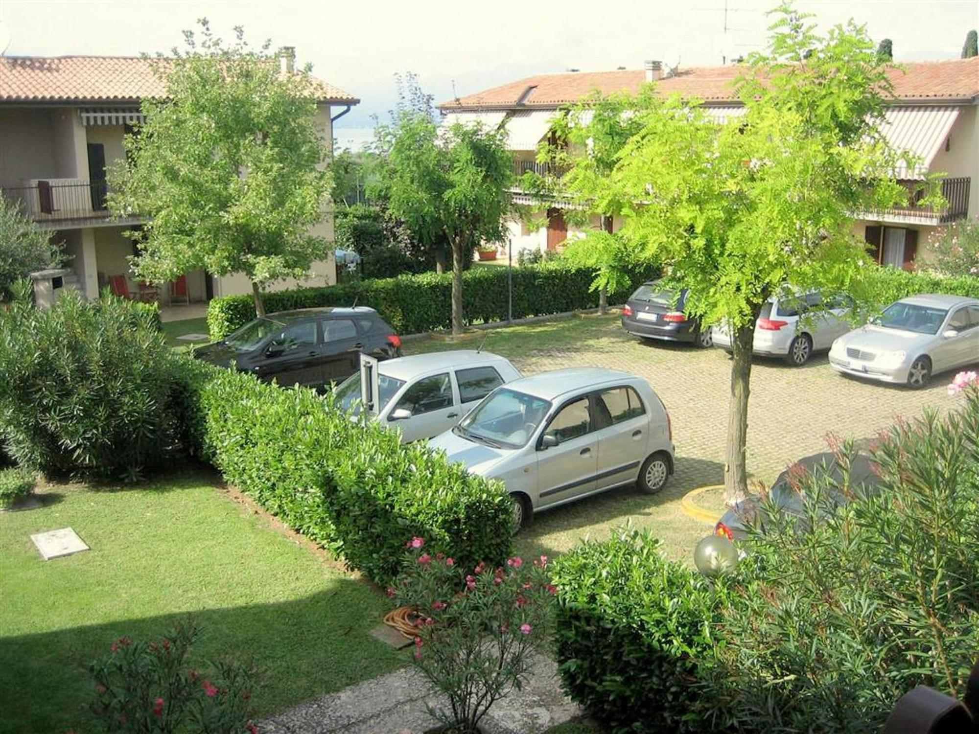 Enticing Holiday Home In Lazise With Swimming Pool ภายนอก รูปภาพ